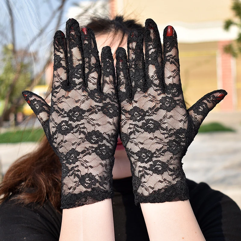 1Pair Women\'s Gloves Female Sexy Lace Driving Gloves For Wedding Thin Lace Sunscreen Gloves Lady\'s Short Uv Protection Mittens