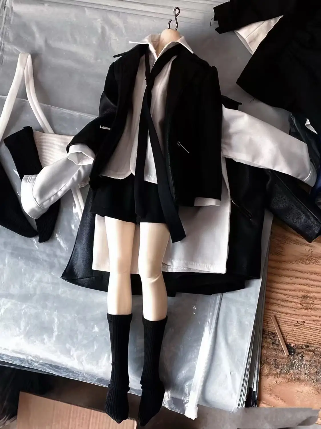 1/4 人形の服スーツ 45 センチメートル Bjd 人形用コート + シャツ + ショートパンツ + 蝶ネクタイ + 靴下ハンサムなドレスアップままごと人形アクセサリー、人形なし