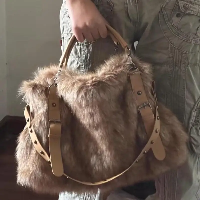 

Winter Large Capacity Rivet Warm Underarm Bag Fashion Women Shoulder Bag All Match Itabag Designer Commuting Bag