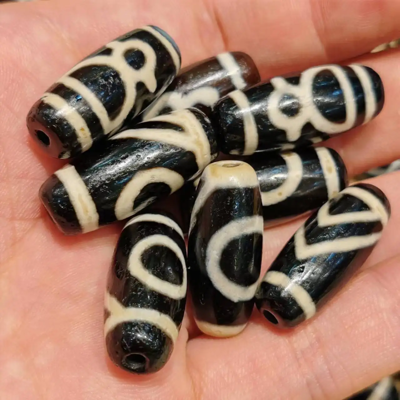 

Xizang totem black and white weathered agate beads national style necklace pendant diy accessories