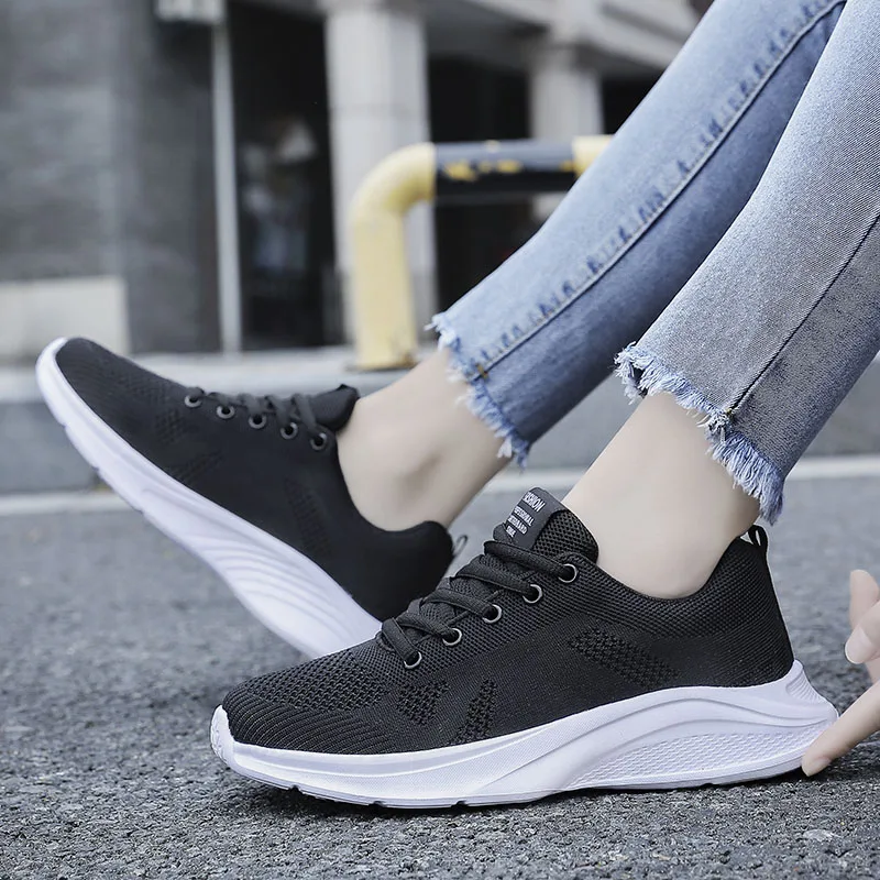 Scarpe Casual da donna Moda Scarpe basse in mesh traspirante da passeggio Sneakers Donna 2025 Scarpe vulcanizzate da palestra Calzature femminili bianche