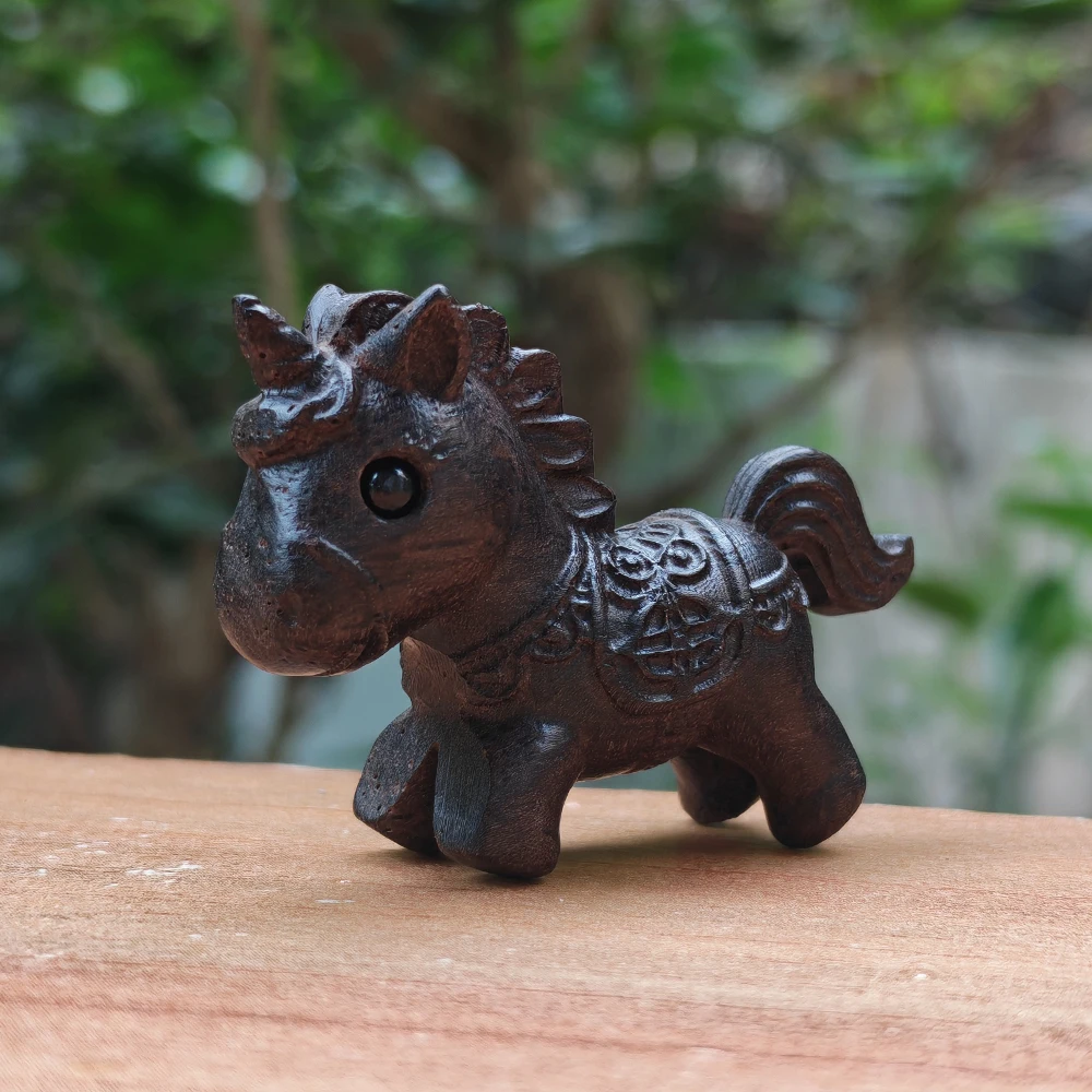 Wooden Unicorn Figurine Ornament, Hand-Carved, Classic Theme, Modern Style, Suitable for Home Decor, Fireplace, Bedroom, Living Room, Centerpiece, Office, Back-To-School Season Gift, Birthday Gift