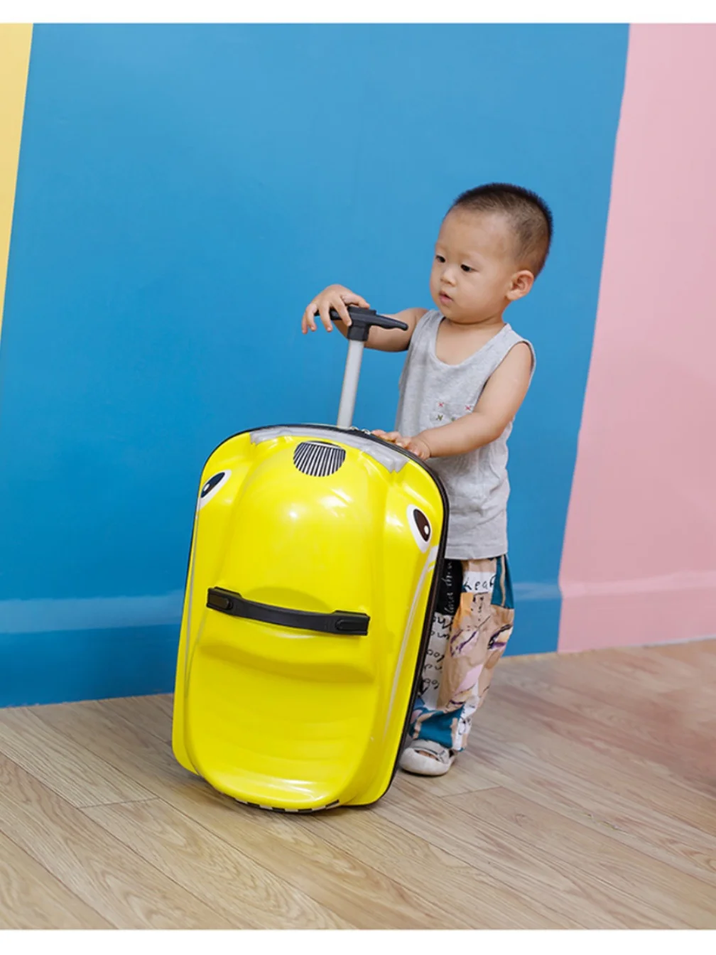 حقيبة سفر رائعة للأطفال للركوب على النقل محمولة باليد من مادة البولي كربونات ABS متوفرة بألوان متعددة