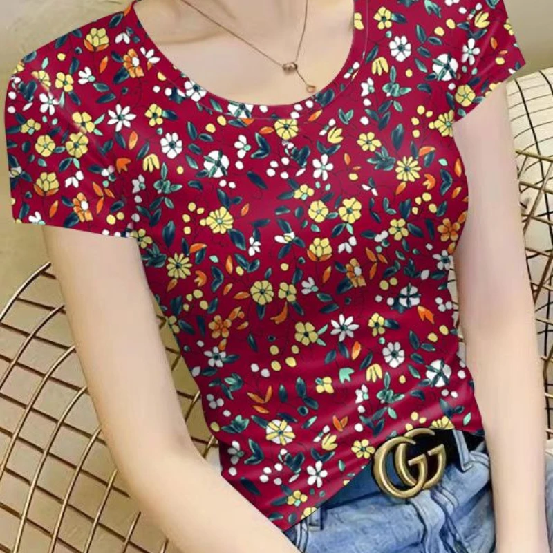 Short-sleeved T-shirt for Women in Summer Hot Tops Wearing Ice Silk and Fashionable Floral Shirt Prints to Make Them Look Thin