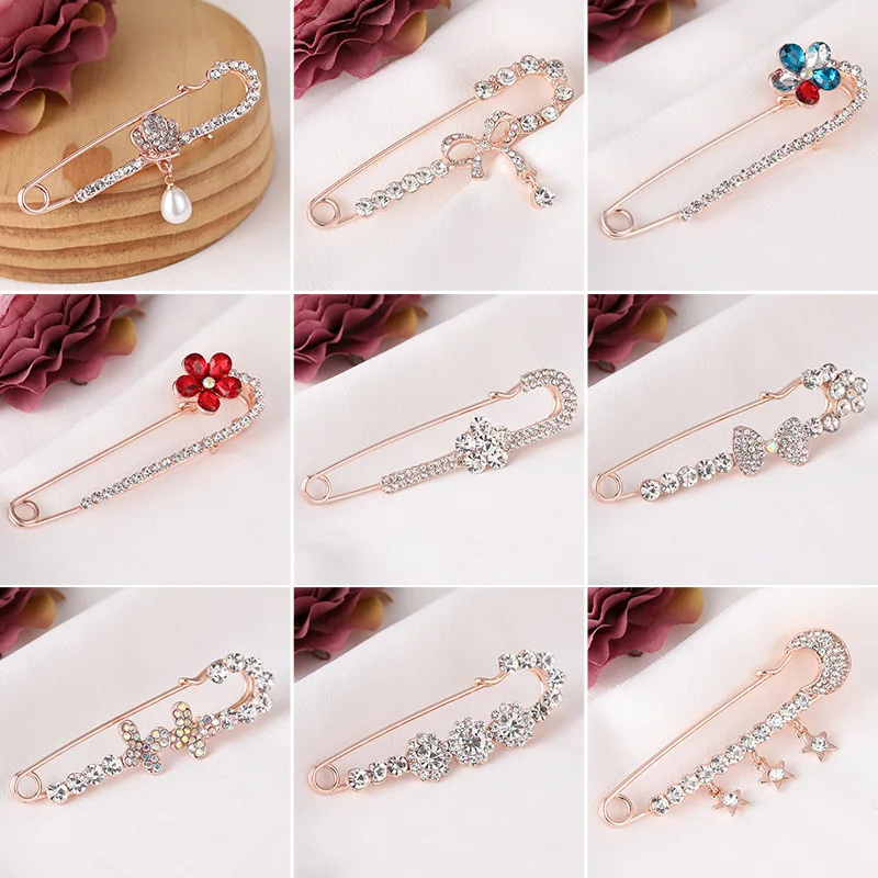 Rhinestone Star Flower Bowknot Brooches for Women Sweater Cardigan Suit Big Pins Crystal Pearl Jewelry Wedding Accessories Gifts