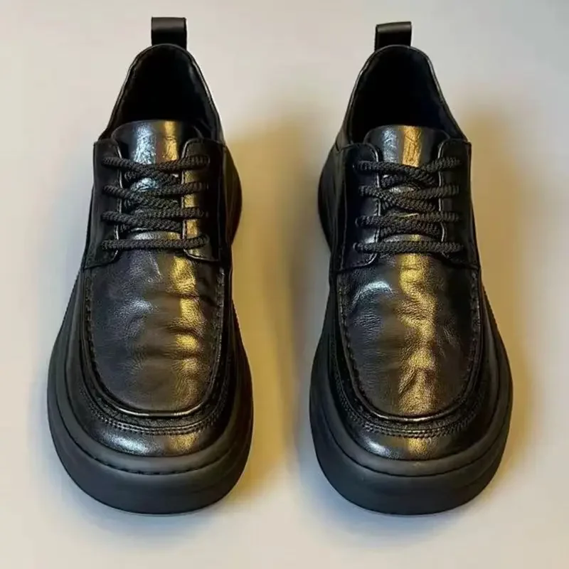 Nuevos zapatos de tablero informales de negocios para hombres, zapatos formales de suela blanda de cuero PU transpirables versátiles británicos a la moda con punta redonda 2025