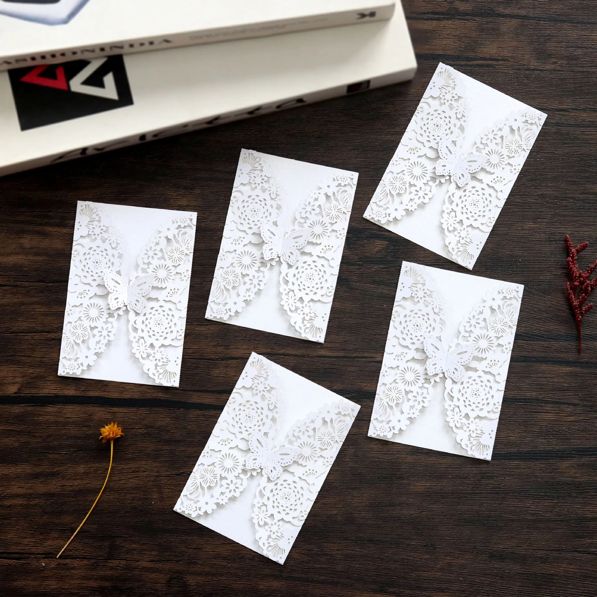 50pcs-vintage-envelope-10x67cm-for-wedding-invitation-cards-butterfly-wedding-greeting-card-event-party-birthday-supplies-bags