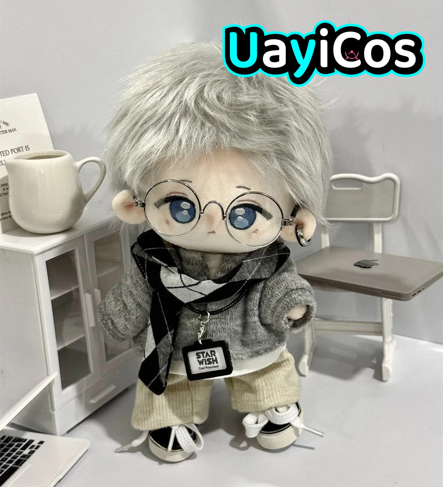 

В наличии: Комплект одежды для куклы 20 см – короткий рукав, пальто, брюки, кеды, шарф, очки в стиле панк, модный костюм, одежда для куклы, аниме-игрушка для детей.