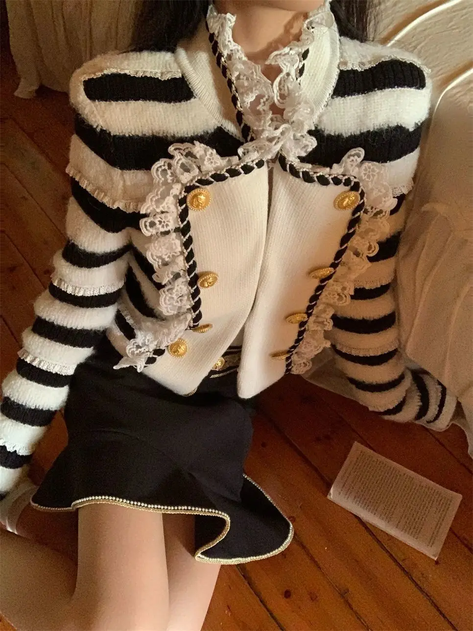 

Korea 2 Piece Dress Suits Celebrity Lady Lace Ruffles Striped Coat Mermaid Mini Skirt New Fall Winter Fashion 2pcs Sets