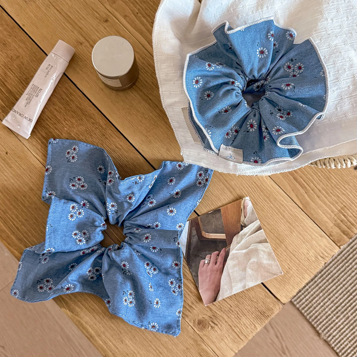 

1 шт., винтажная синяя резинка для толстой кишки с цветочным принтом, высокая эластичность, низкий хвост и веревка для волос с шариками, темпераментные аксессуары для волос