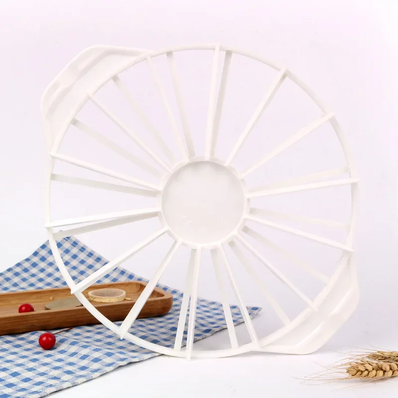 2022 Baking Cake Slicers Household Pies Cakes 14/16 Pieces Slicer Cutter Round Equal Portion Marker Divider  Tool White