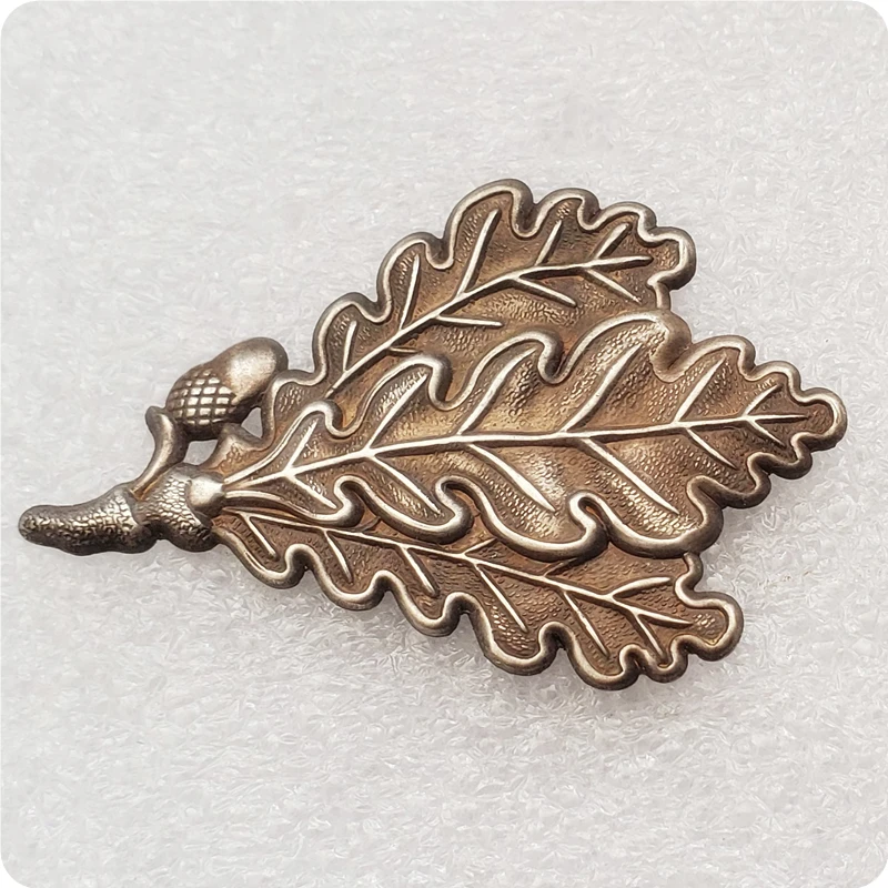 WW2 GERMAN ARMY SNIPER OAK LEAF METAL CAP BADGE