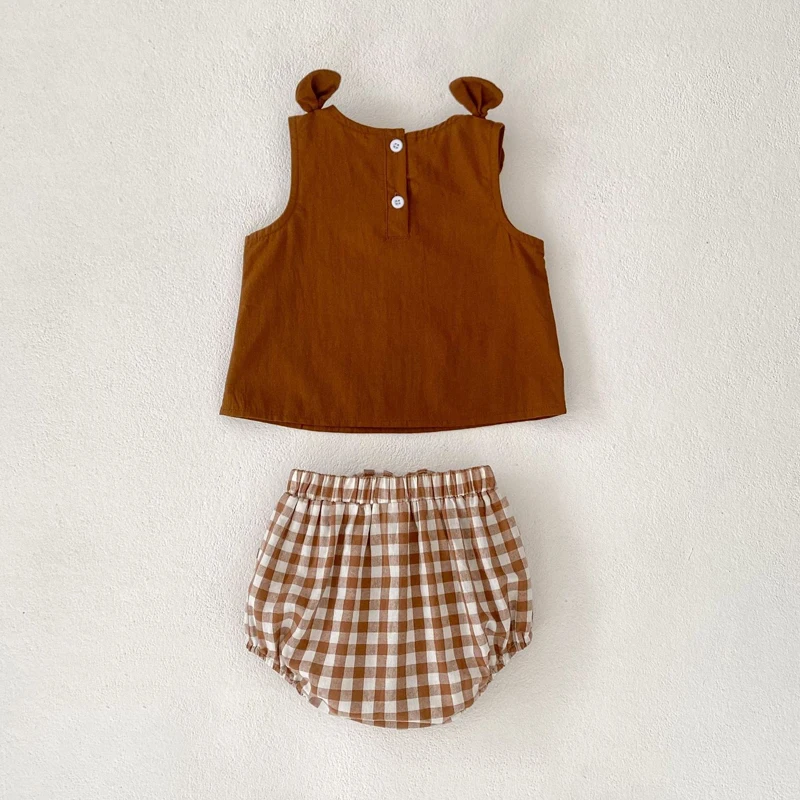 New summer baby clothing, a two-piece set of 0-3 year old girl\'s bow embroidered vest and buttocks shorts