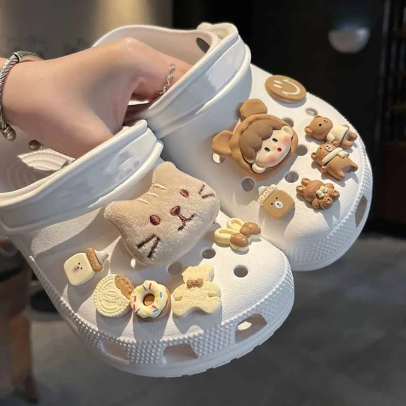 MINISO DIY Kid's Cartoon Anime Character Creative Hello Kitty Bear Sandal Buckle Removable Decorative Shoe Charms Sweet Gifts