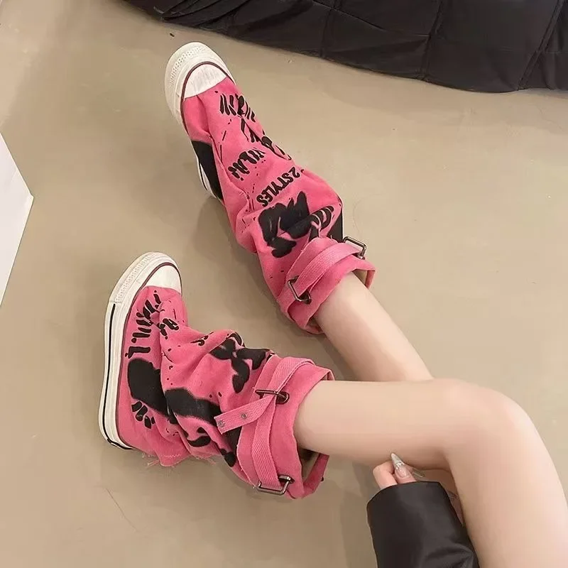 

2025 дизайнерские высокие сапоги, женские ковбойские парусиновые туфли, складки, штабелируемые сапоги для женщин, весна-лето, винтажные женские сапоги с граффити