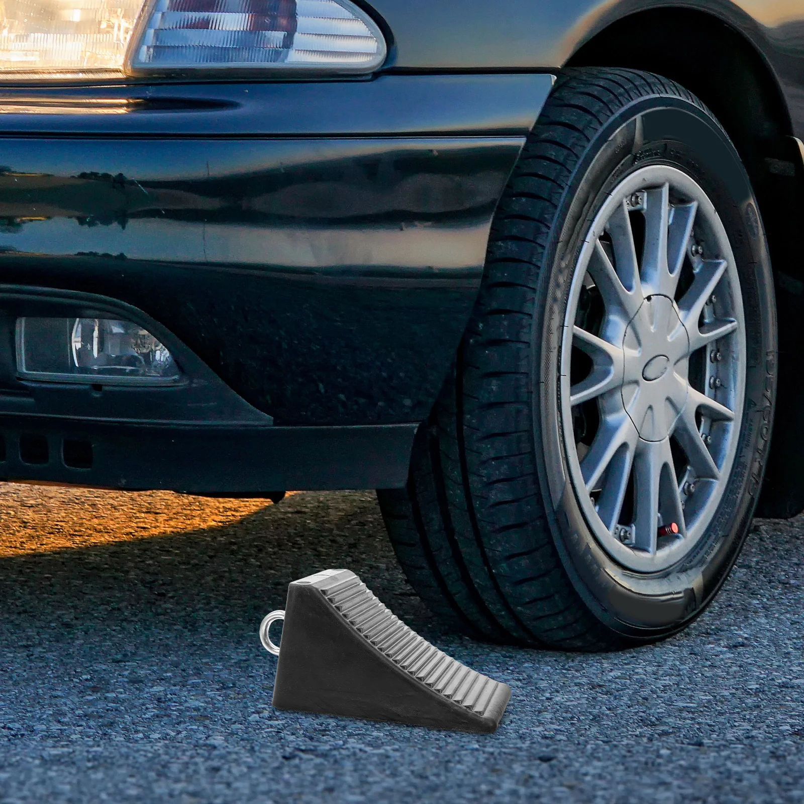 

Rubber Wheel Chock 16x9x9cm Heavy Duty Car Truck Stopper Portable Ramp Pad for Vehicle Stability Safety Accessories