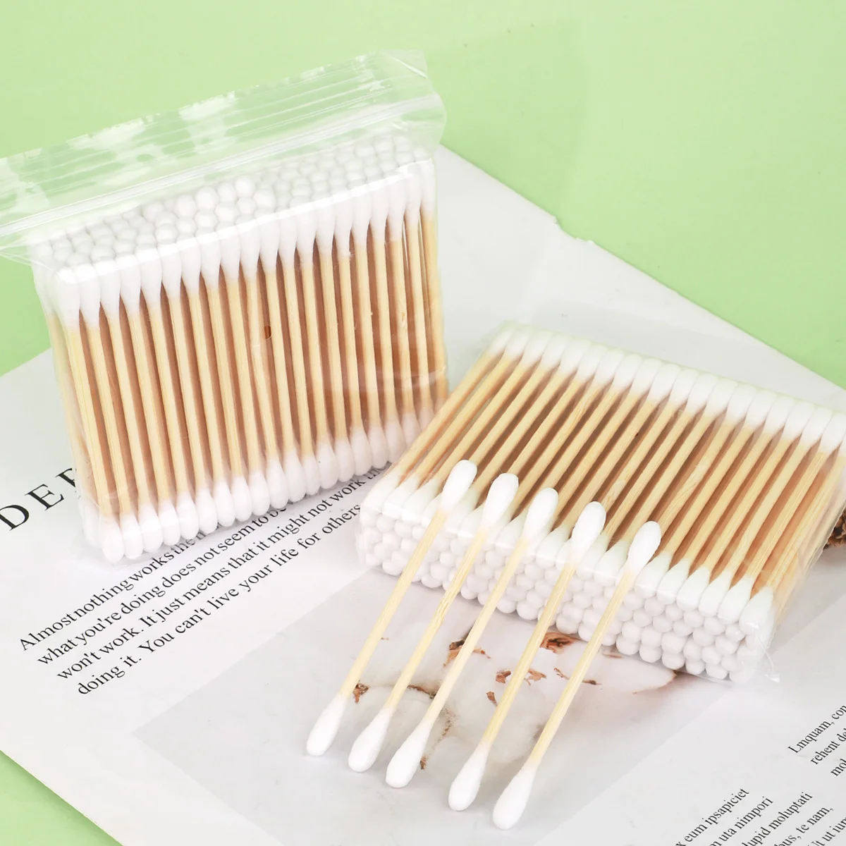 600 hisopos de algodón combinados portátiles, hisopos de algodón de doble cabeza para desgarro y maquillaje de orejas, hisopo de algodón especial desechable.