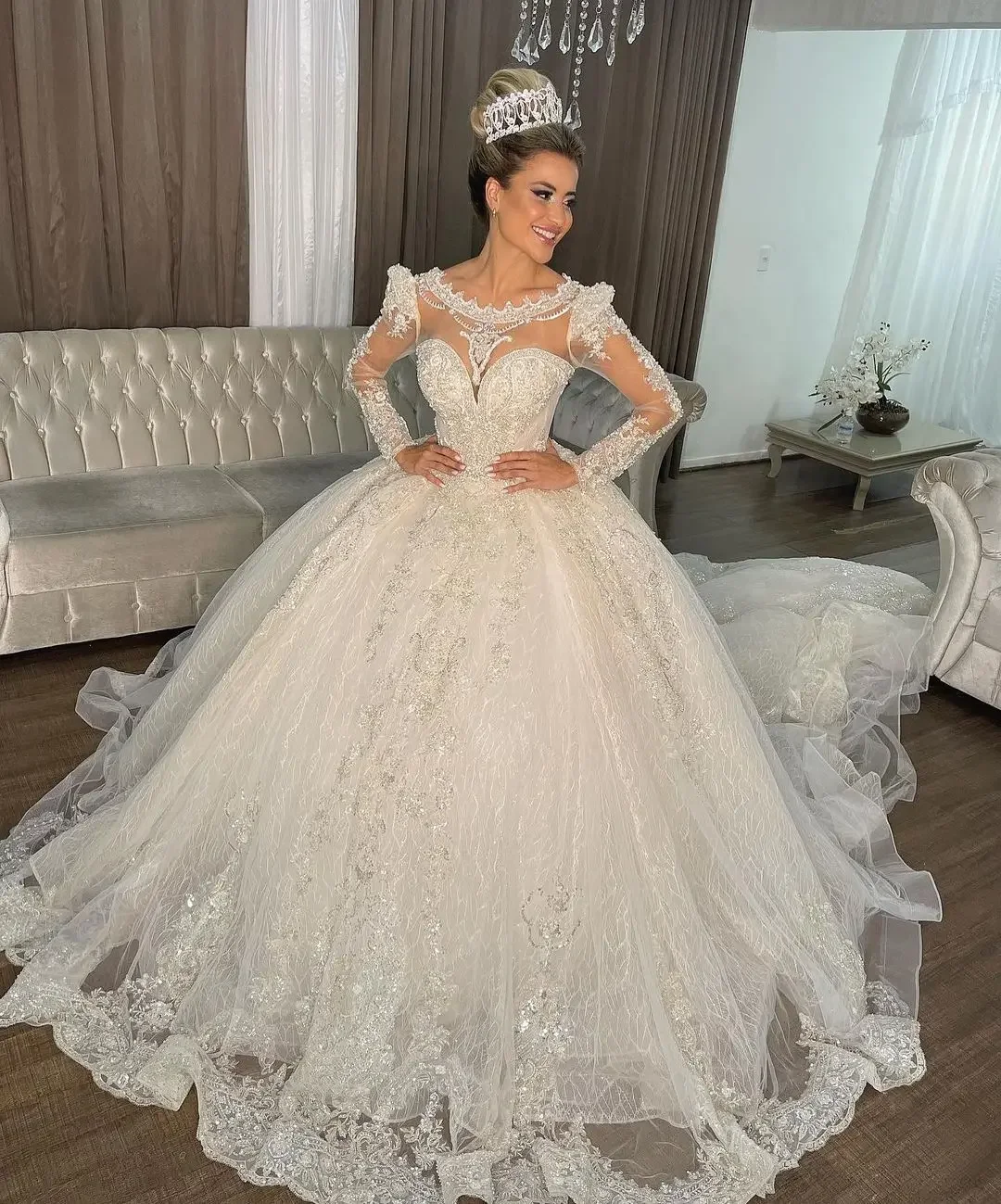 Luxury Princess Ball Gown Wedding Dresses Sparkly Sequins Lace Appliques Beaded Bride Marriage Gowns Customized Bridal Dress