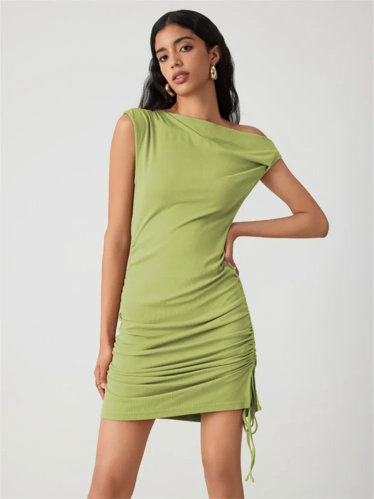 

Женская летняя новая модная вязаная без рукавов с косыми плечами, морщинами, сексуальная коллекция, поясная сумка, короткая юбка на бедрах