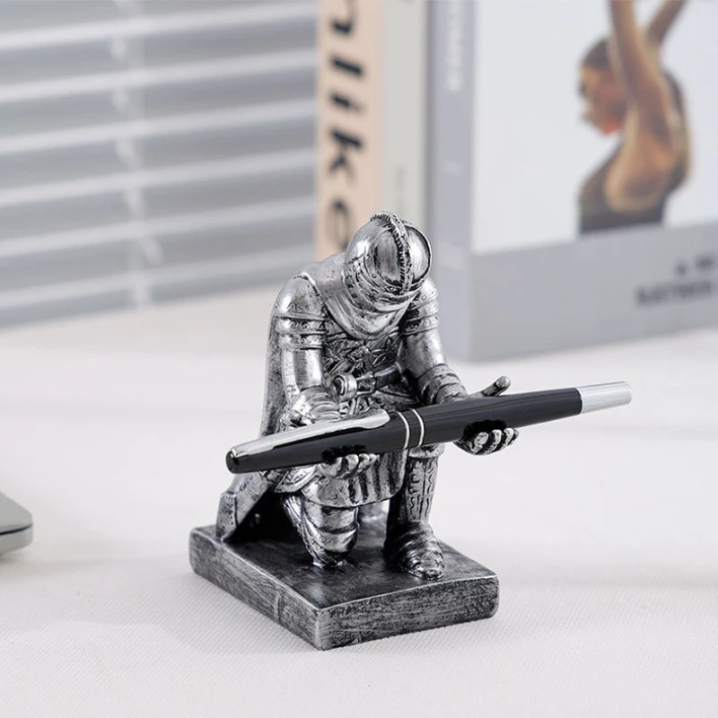 New Executive Knight Warrior Pen Holder Statue Resin Decoration Birthday Gift Home Office Study Sculpture Accessories