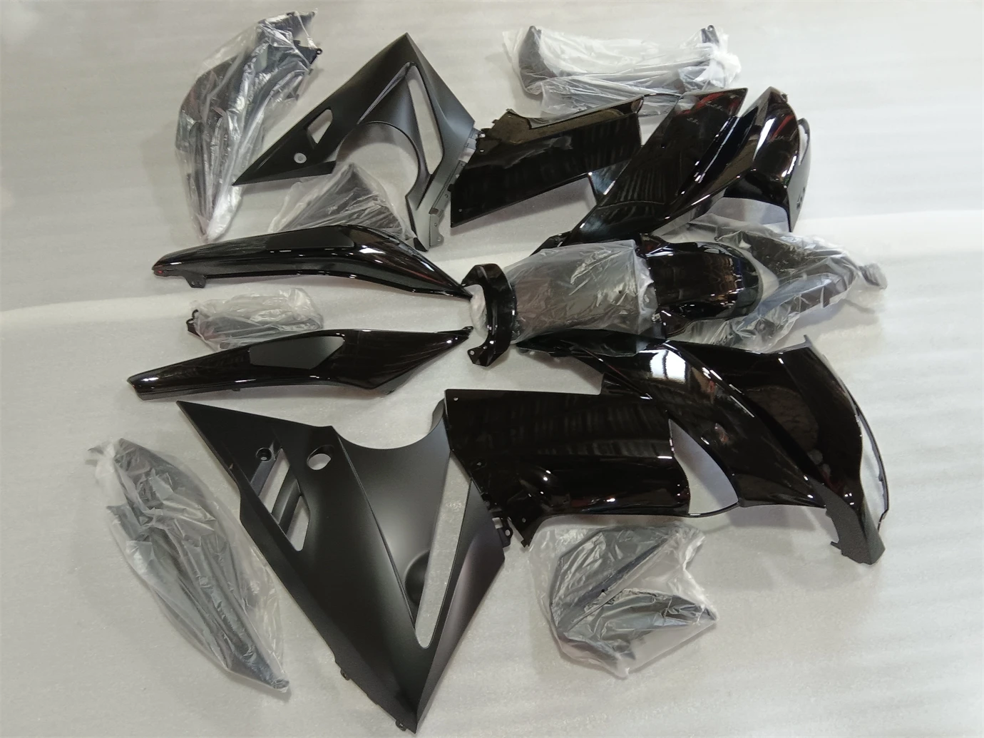 Motorcycle Fairing Kit Suitable for Kawasaki ER-4F 09-11 Year ER-6F 2009 2010 2011 Fairing Glossy black Matting Black