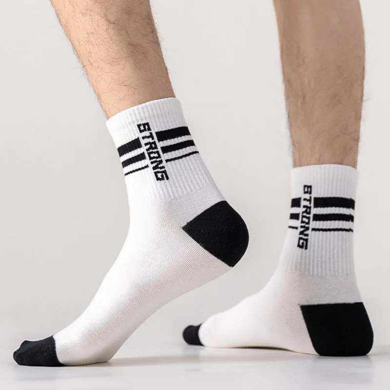 Calcetines transpirables de tubo medio para hombre, medias deportivas de alta calidad, antiolor, cómodas, blancas y negras, para primavera y otoño, 5 pares