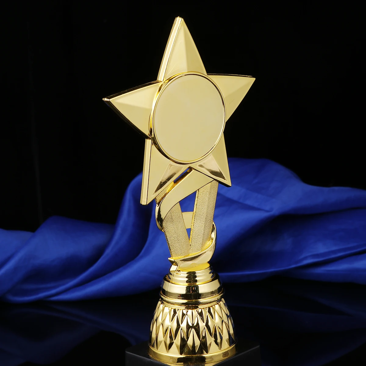 

10pcs Plastic Trophies Kids Party Favors Golden Trophy Cups Small Plastic Award Trophy Sport Game Prizes