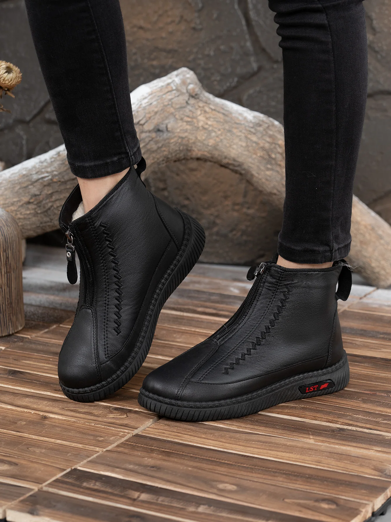 2026 Winter Damen Fleece-Gefütterte Leder-Stiefeletten Klettverschluss Stickerei Rutschfeste Weiche Gummisohle Warme Freizeitstiefel – Detail 21
