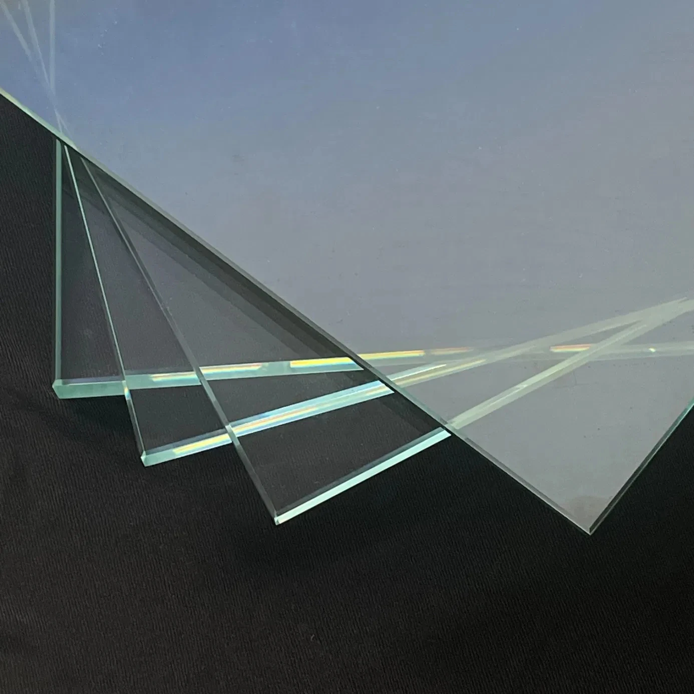 

FTO conductive glass( 2.2 mm thick, 6-8 ohms, 16.6 x 12.5 mm, 48 tablets per group)