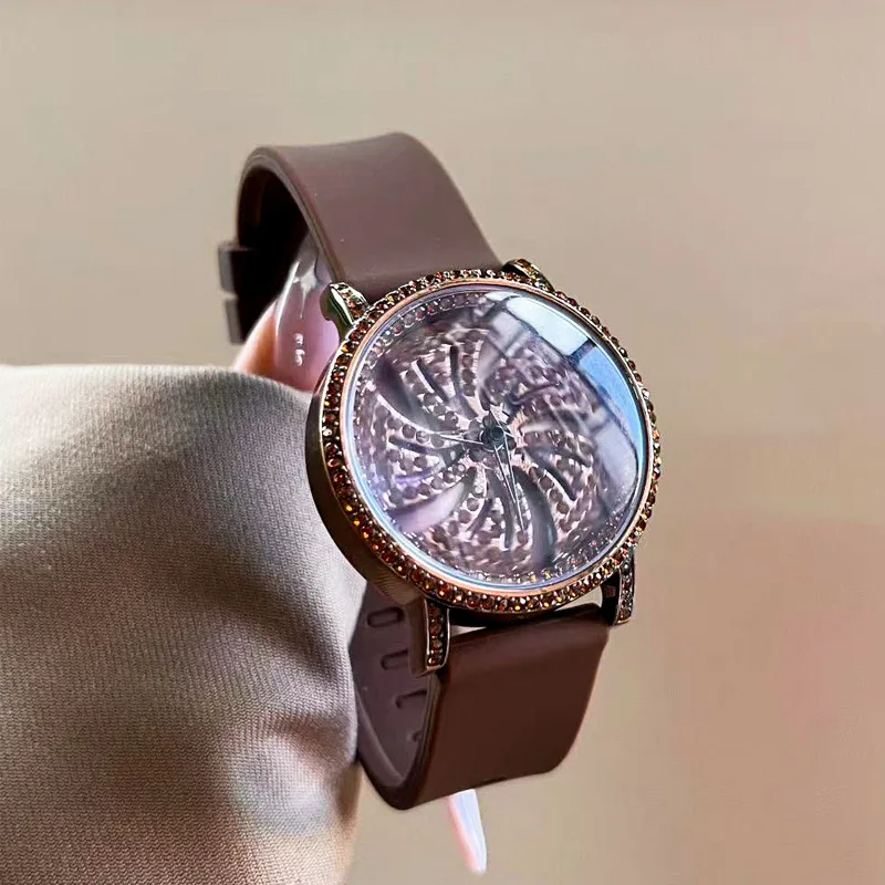 New Rotating Watch For Women, Trendy And Fashionable With A Silicone Strap. High-Quality Wristwatch, A Perfect Item For Women.