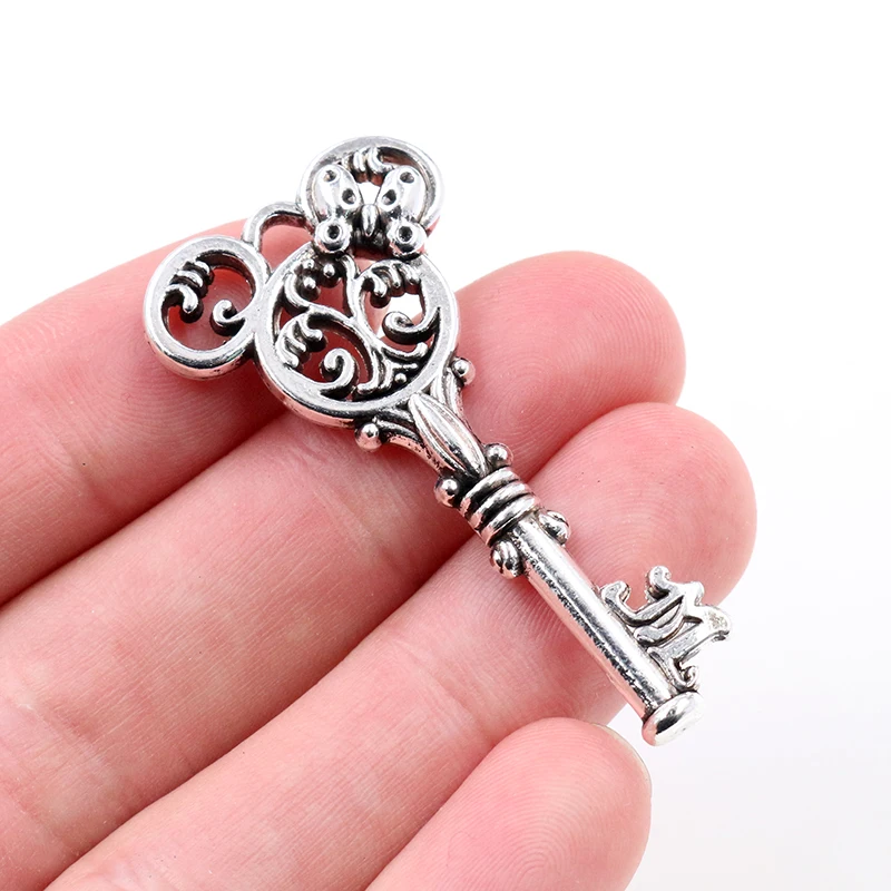 Charms Vintage Key Bronze Antique Silver Color Bronze Plated Pendants Making DIY Handmade Tibetan Finding Jewelry
