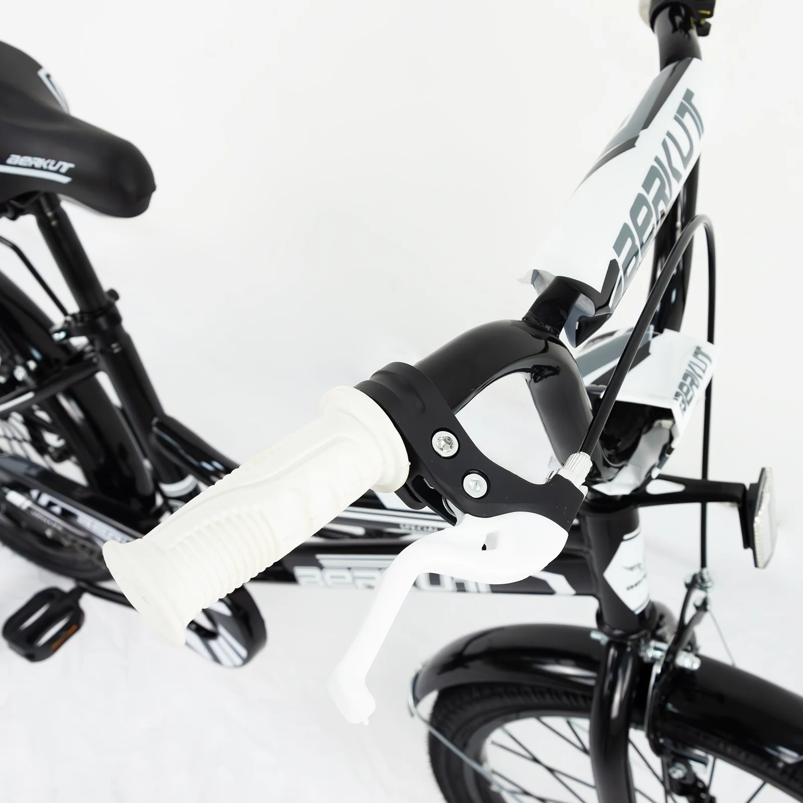 Kids Bike, 20 Inch Children Bikes for Boys Girls Age 3-8 Years with Training Wheels, Handbrake, Kids Bicycle of Multiple Colors