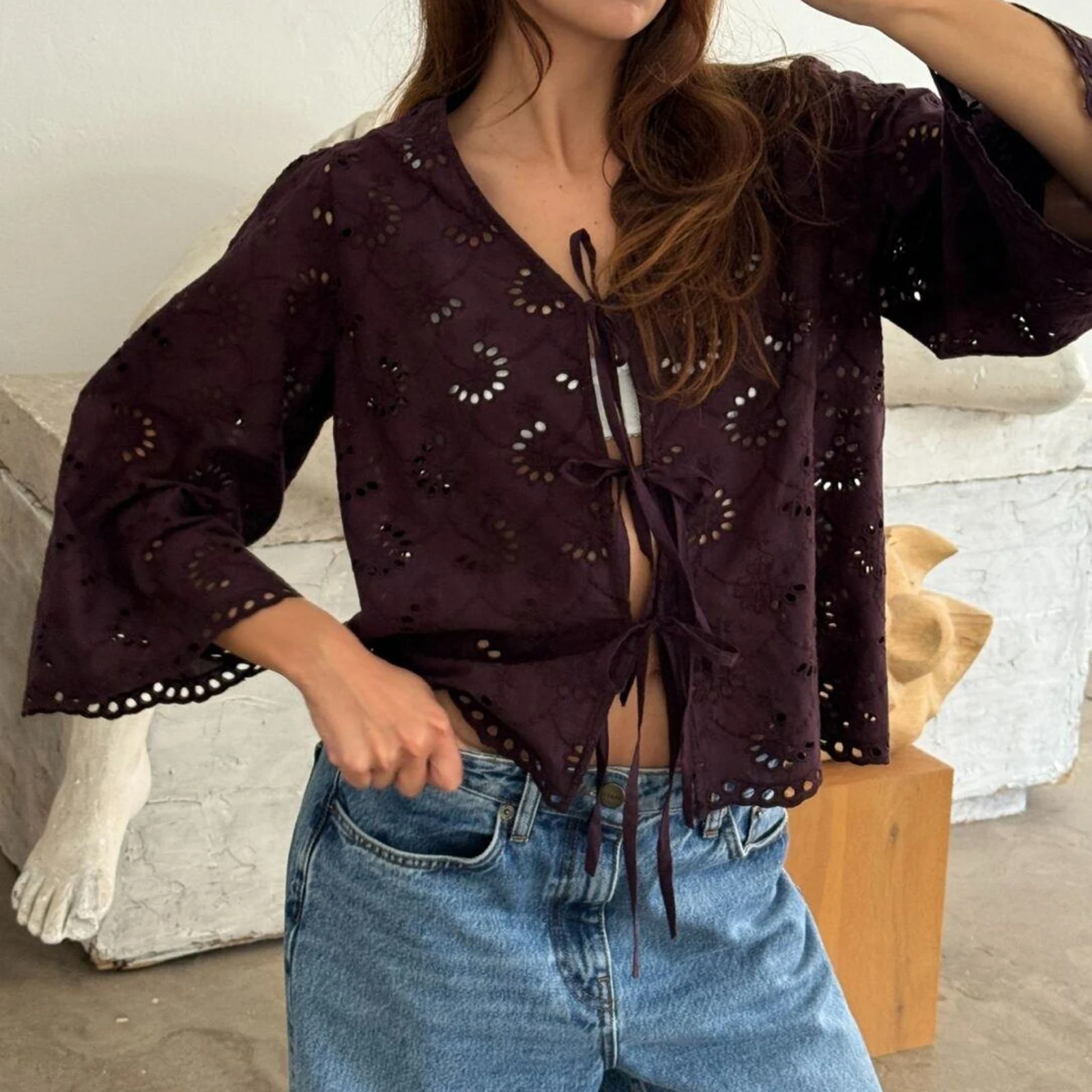 2025 Women's Lace Up Eyelet Hollow Out Blouse Fashionable Solid Color V Neck 3/4 Sleeve Loose Tie Front Tops