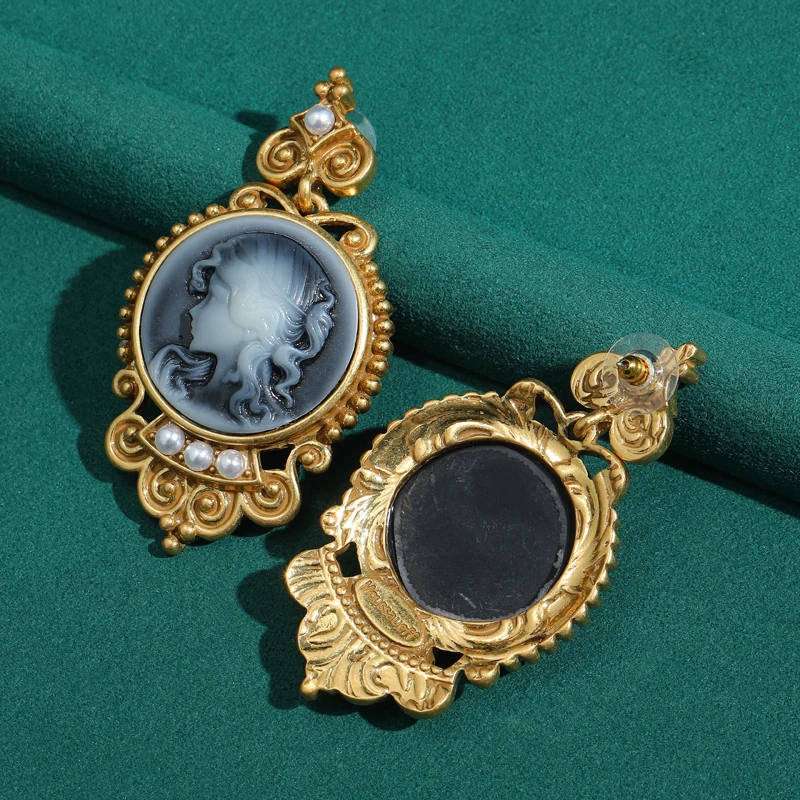 

Vintage Pearl Cameo Pendant Earrings For Women Drop Beauty Head Designer Luxury Palace Retro Style Mother Birthday Gifts 2026