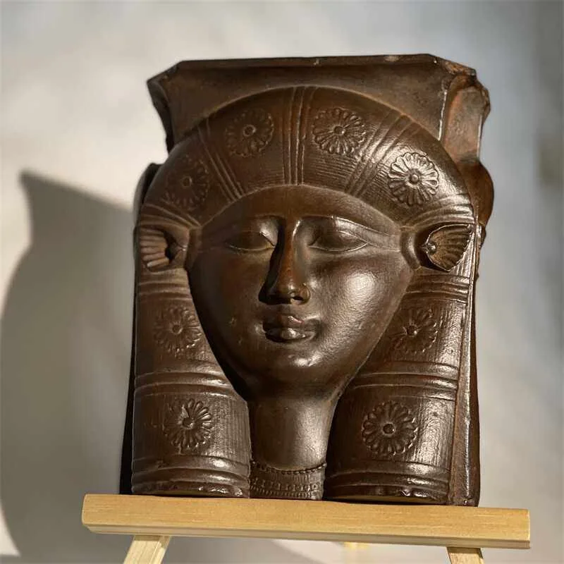 Replica of ancient Egyptian mythology Hathor face ornament European style desk ornament