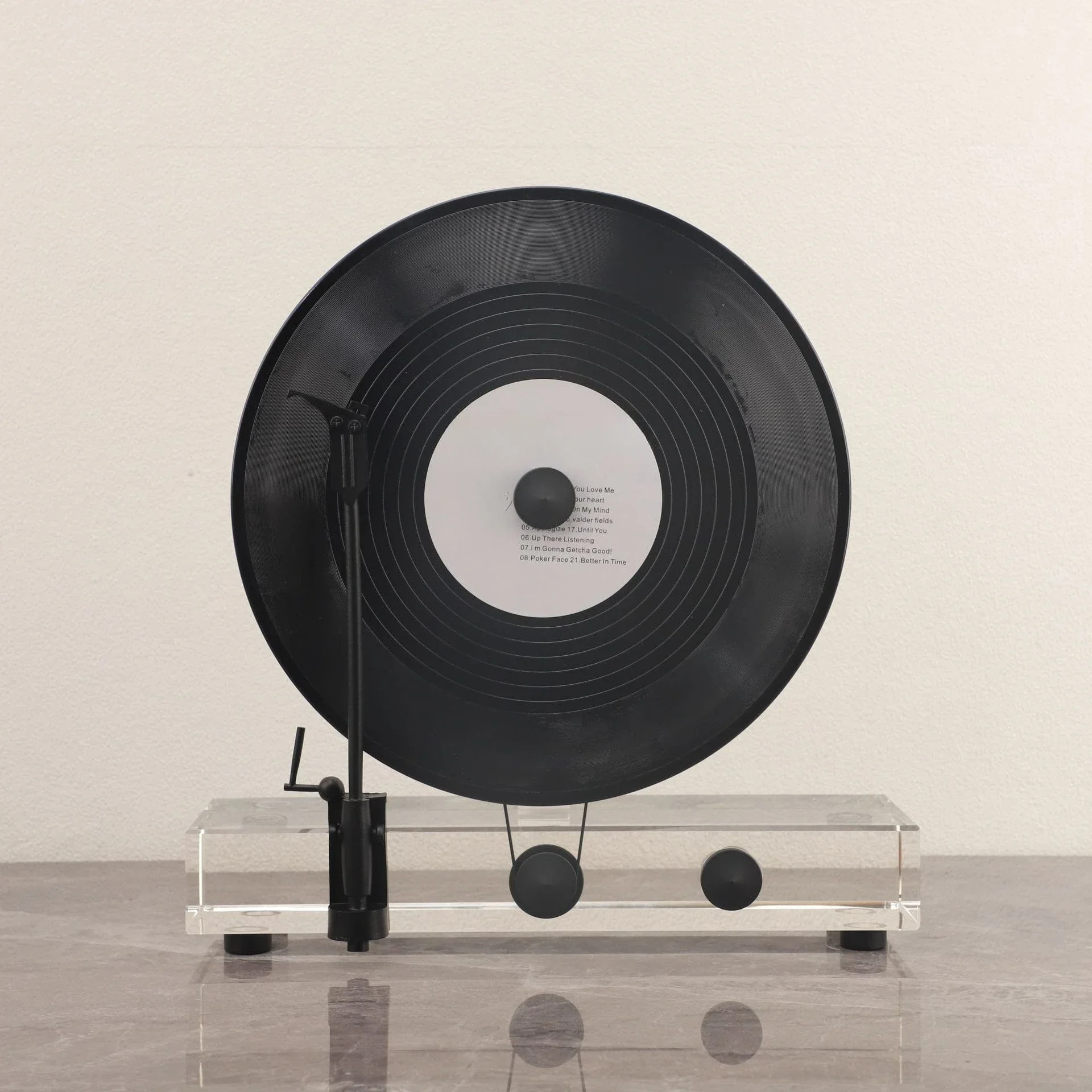 เครื่องเล่นแผ่นเสียงไวนิลแนวตั้งแบบจำลองสมัยใหม่, เครื่องบันทึกเสียง ตู้วางทีวี โต๊ะกาแฟ ของตกแต่งเครื่องประดับ