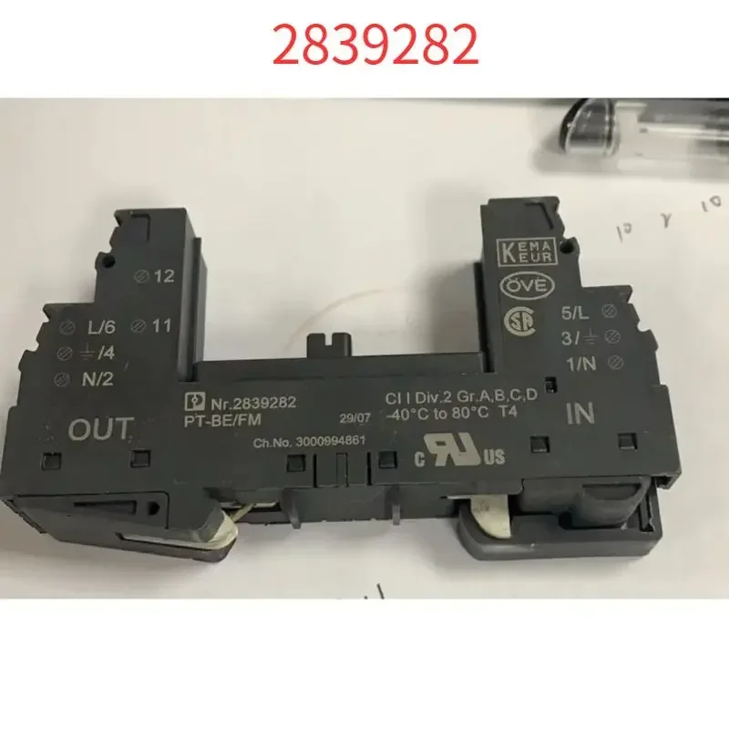 

Совершенно новая база для защиты от молний 2839282 PT-BE/FM, б/у, проверено, исправно.