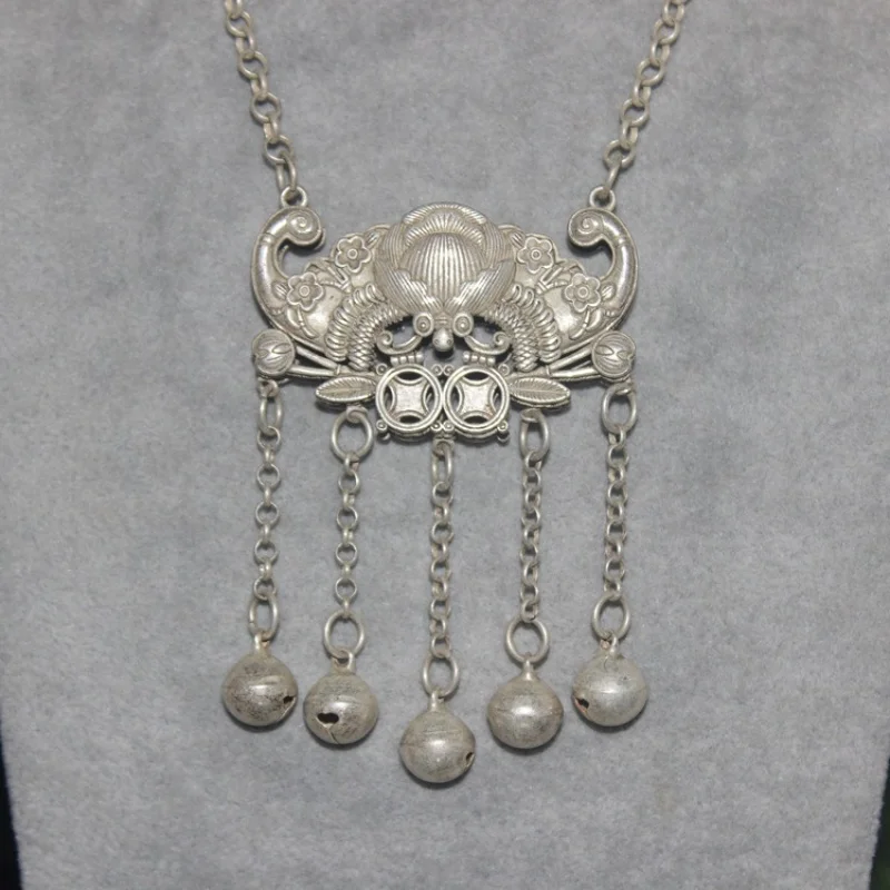 Imitation Shang Zhou Old White Copper Silver Plated Fortune In Front Of Eyes Hollow Lock Pendant Extension Pressed Collar