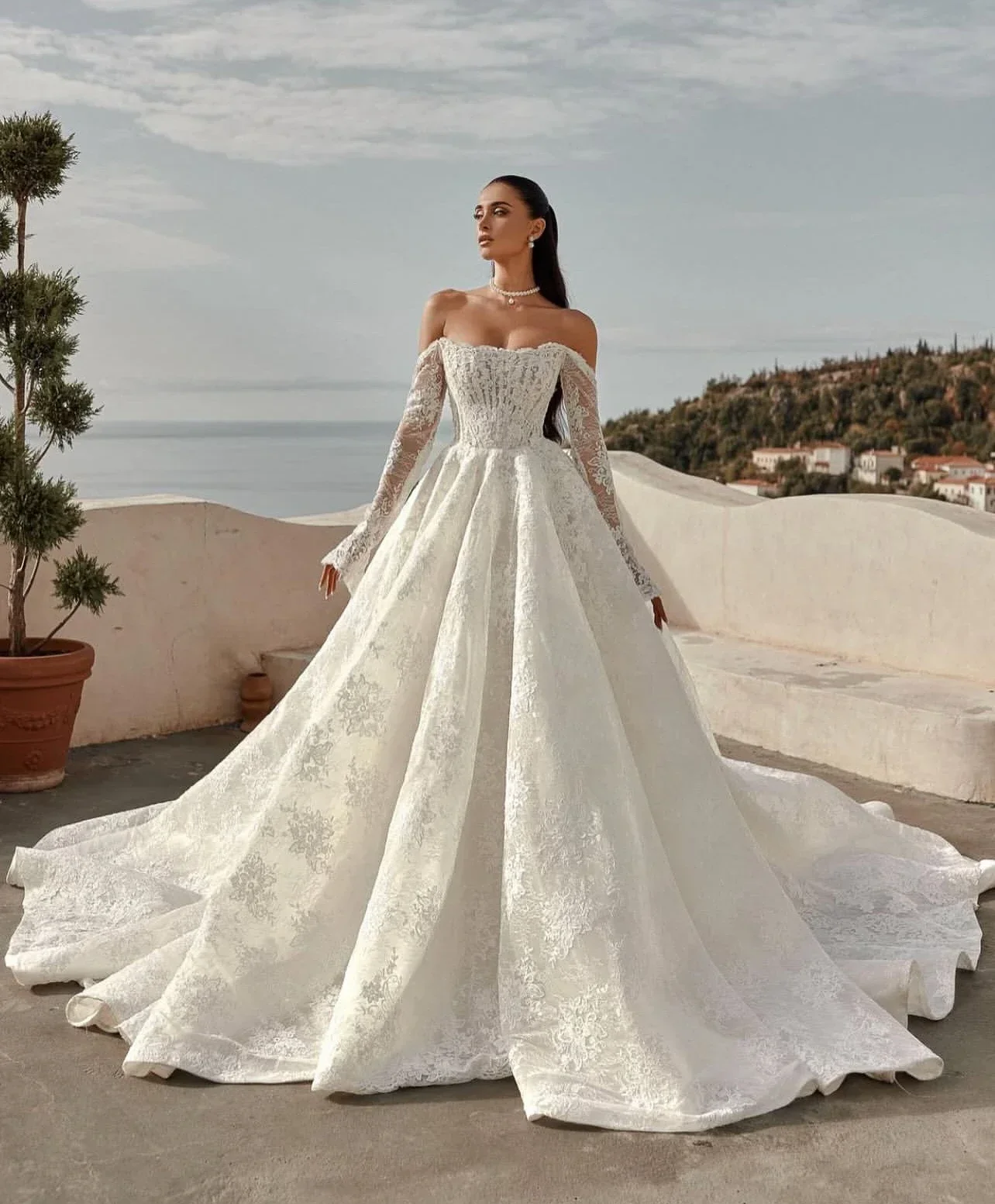 Luxurious White A-Line Lace Decal Women's Wedding Dress Sexy Strapless Strapless Off The Shoulder Ball Bridal Gown Customized