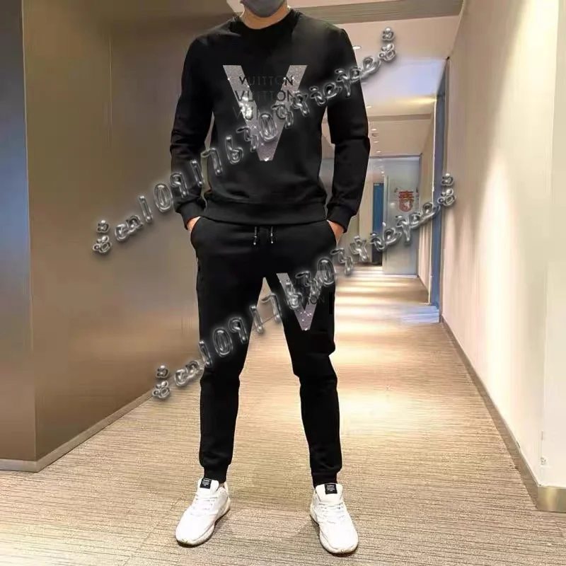 

Designer Novel Black T-Shirt + Shorts Hot Drill Casual Sportswear Spring And Summer High-End Men's Exclusive