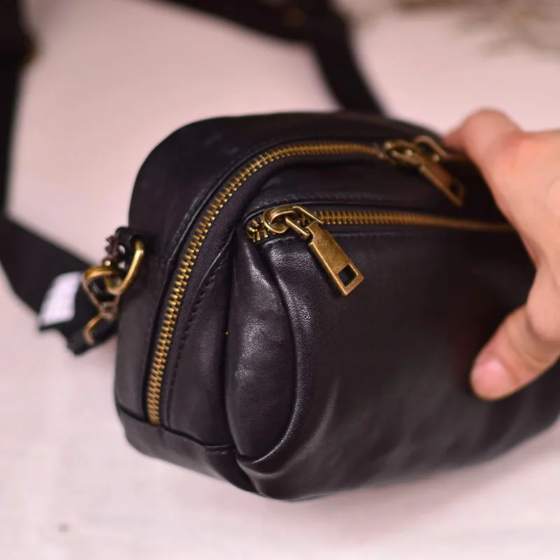 AETOO 2023 Autumn original on the new women\'s bag retro first layer cowhide storage cosmetics crossbody bag leather commuting s