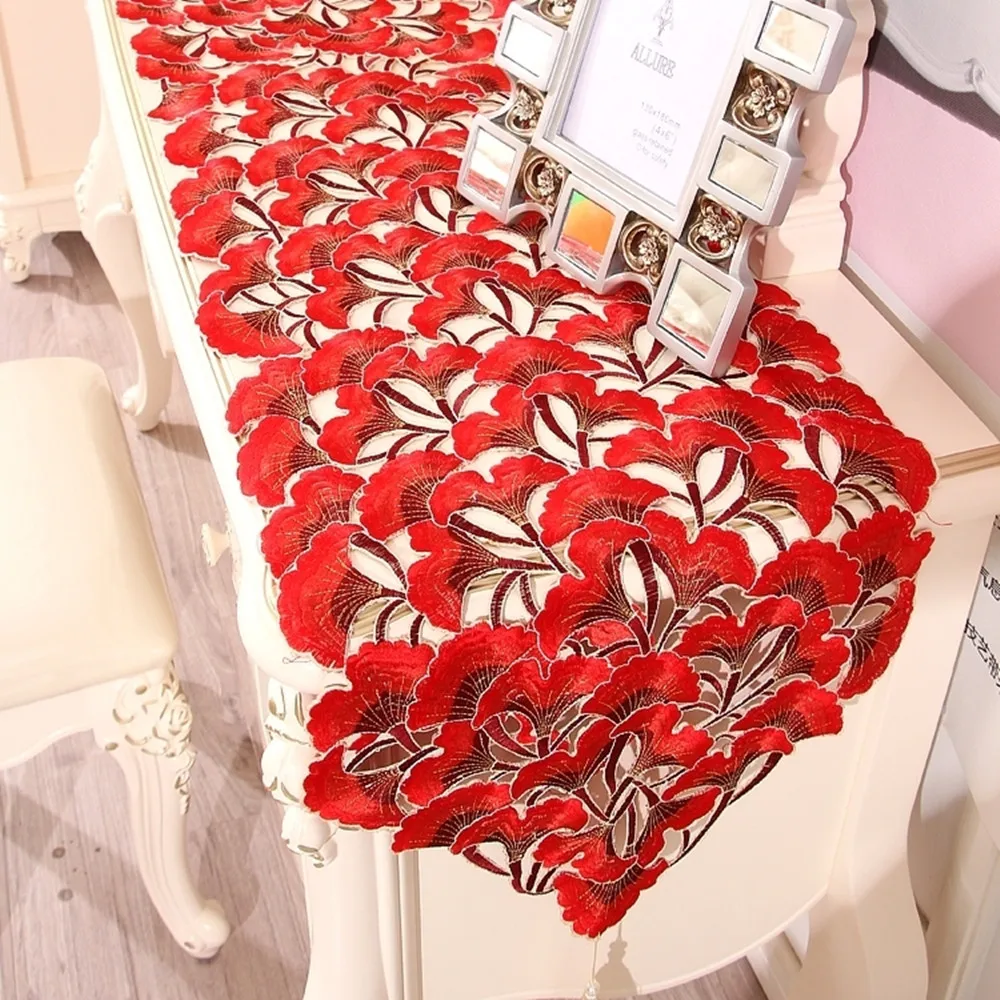 

Red Elegant Floral Table Cover Idyllic Embroidered Table Runner Tablecloth for Wedding Hotel Dinner Party Fashion Table Flag B2