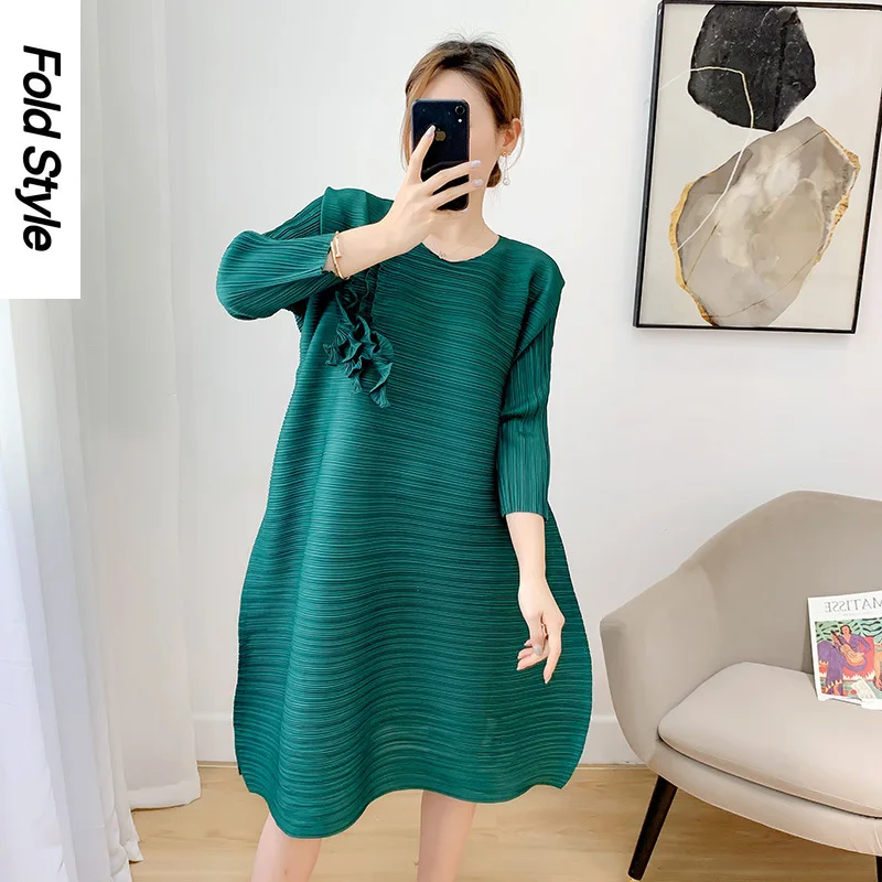 

Pleated Organ Dress with 3/4 Sleeves Round Neck Loose Large Size Skirt Reduces Age and Covers The Belly, Showing A Slim Style