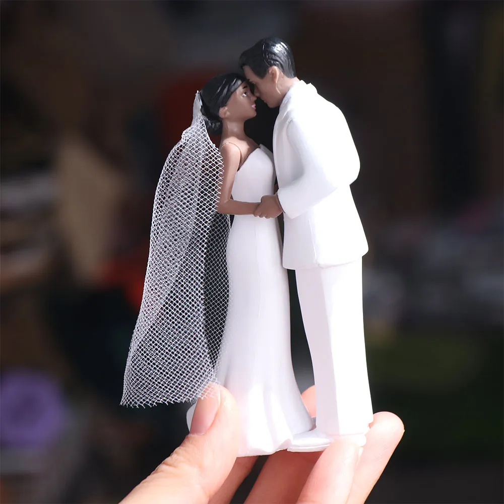 Anniversary Decoration Couple Wedding Cake Topper White/Black Creative Cake Toppers PVC Elegant Bride & Groom Figurines