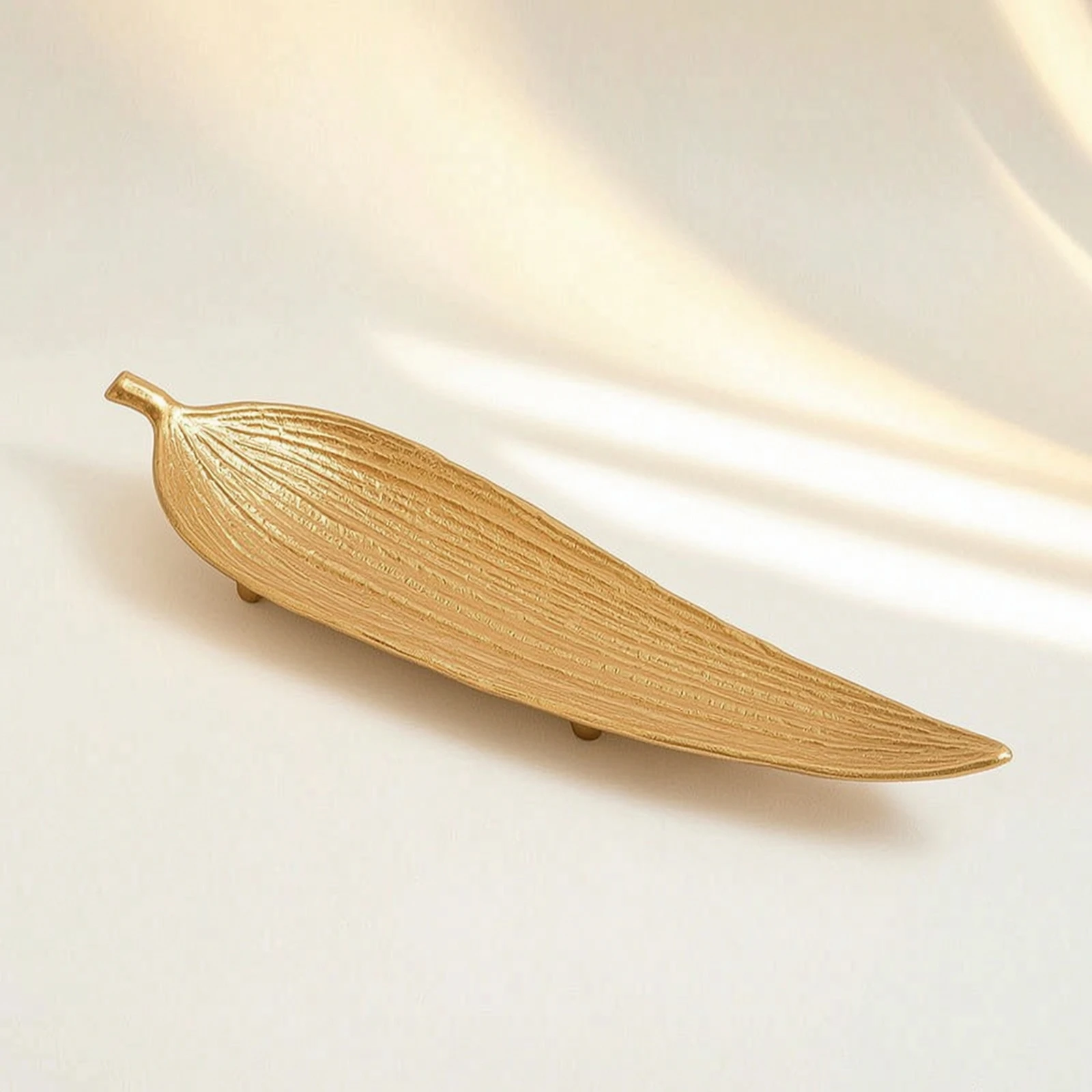 Leaf-Shaped Tray with Feet Gold Finish Leaf Tray Dish Decorative Rustic for Coffee Table