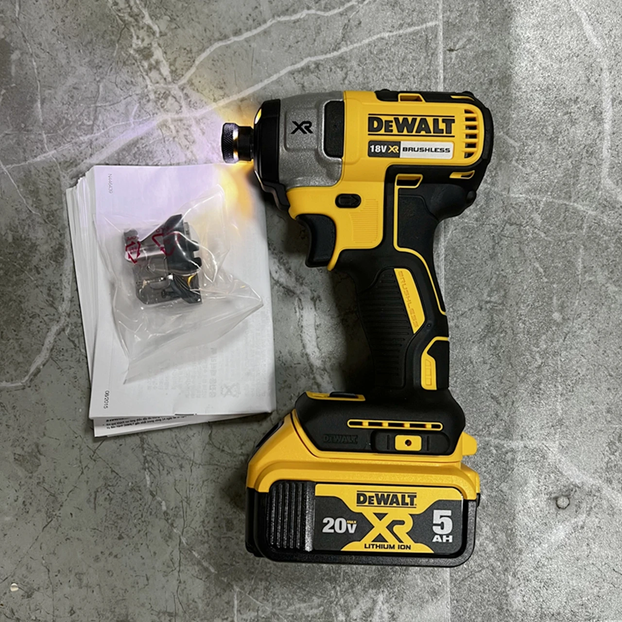 

Dewalt DCF887B 20V 1/4" 3-Speed Cordless Impact Driver - Includes 5.0AH lithium battery NEW