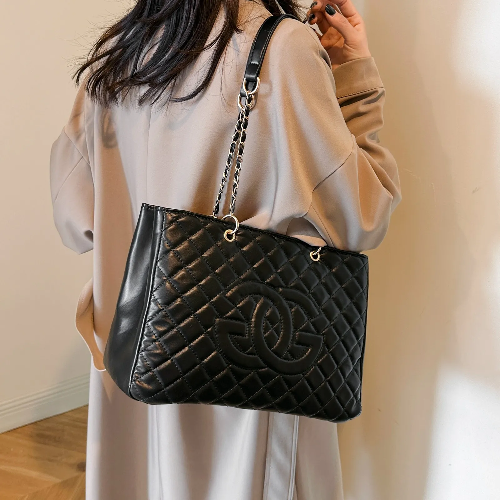 

2025 New Monogram Underarm Tote Bag, Spacious Chain Strap Shoulder Purse for Women, Convertible Crossbody Day to Night Bag