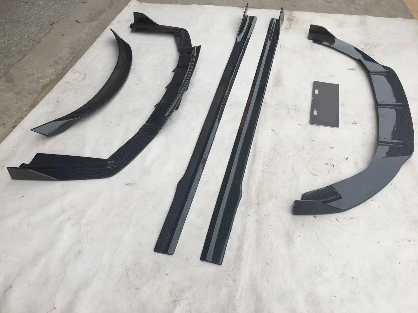 Auto Parts forMaserati Quattroporte Upgrade 3D Style Body Kit Front Lip Rear Diffuser Side Skirts Rear Spoiler Tuning Carbon 3