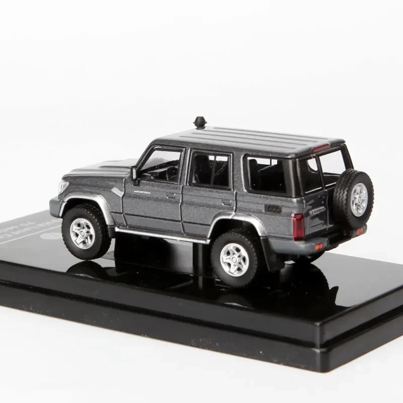 1/64 Scale Land Cruiser Lc76 2014 Alloy Car Model Ornament