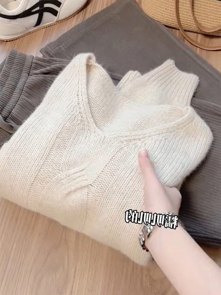 

Корейский свитер с V-образным вырезом, однотонный, мягкий, осенне-зимний, новый, больших размеров, универсальный, стройнящий топ, женская мода